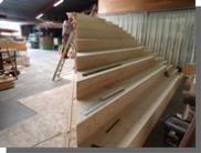 foto tribune trap in aanbouw (prefabben in de timmerfabriek)